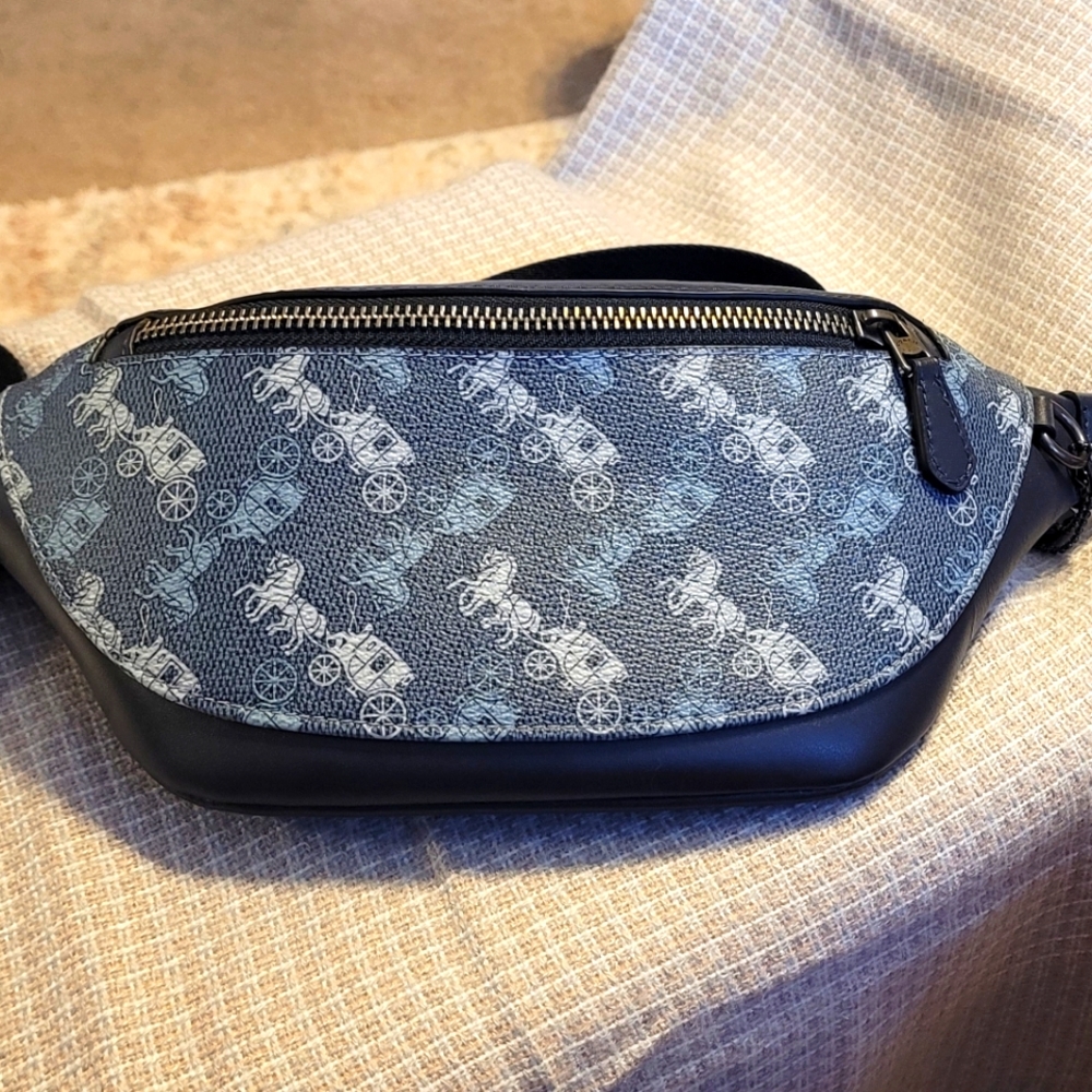 Coach & carriage  bag